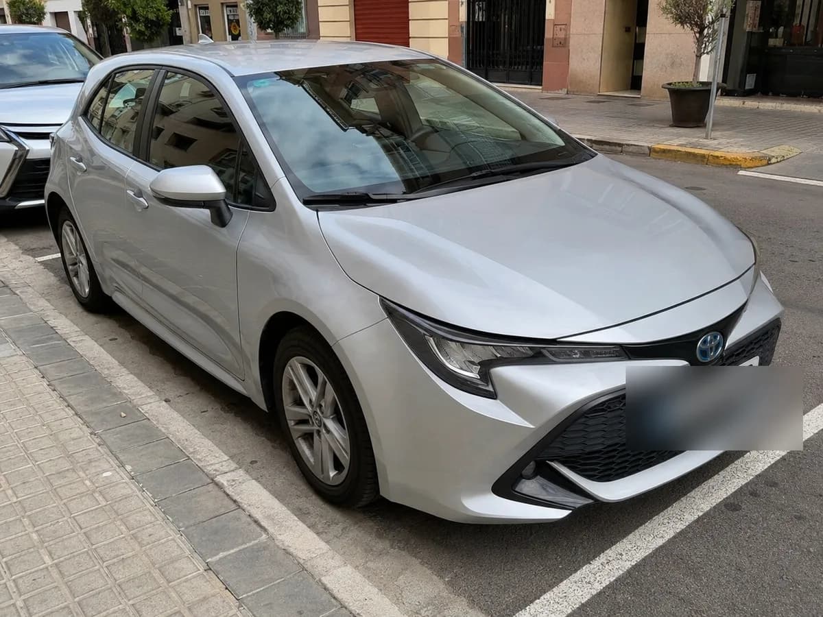 Toyota Corolla prata